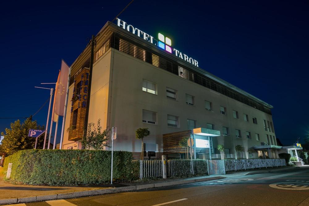 Hotel Tabor מריבור מראה חיצוני תמונה