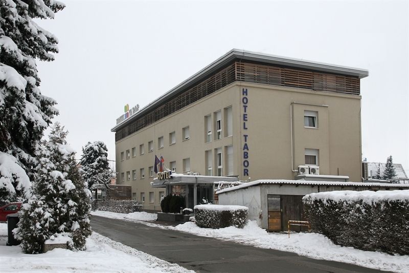 Hotel Tabor מריבור מראה חיצוני תמונה