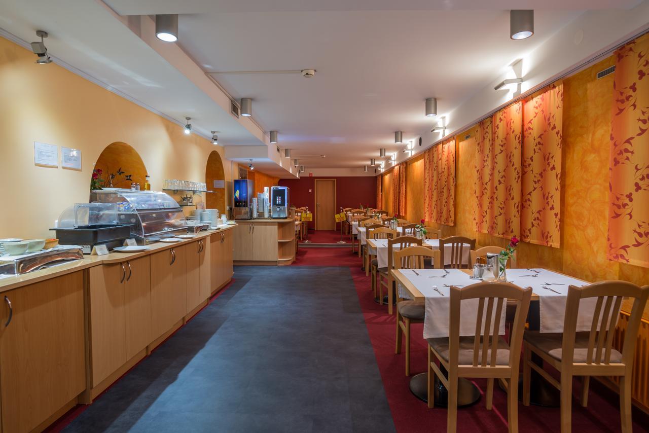 Hotel Tabor מריבור מראה חיצוני תמונה