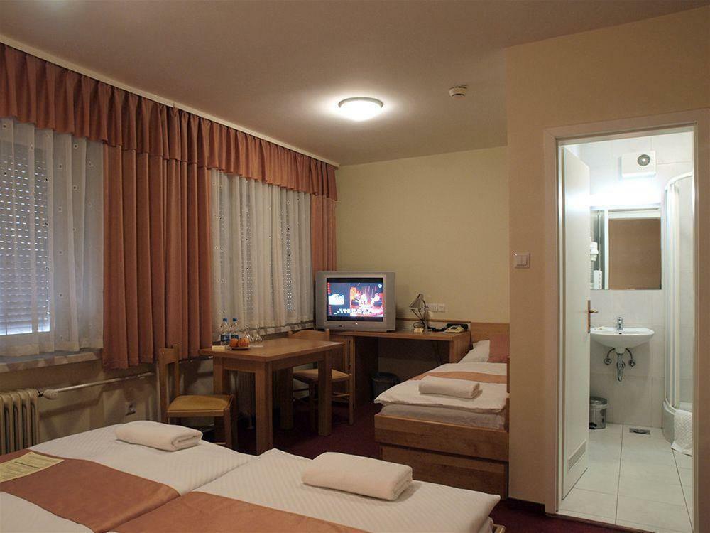 Hotel Tabor מריבור מראה חיצוני תמונה